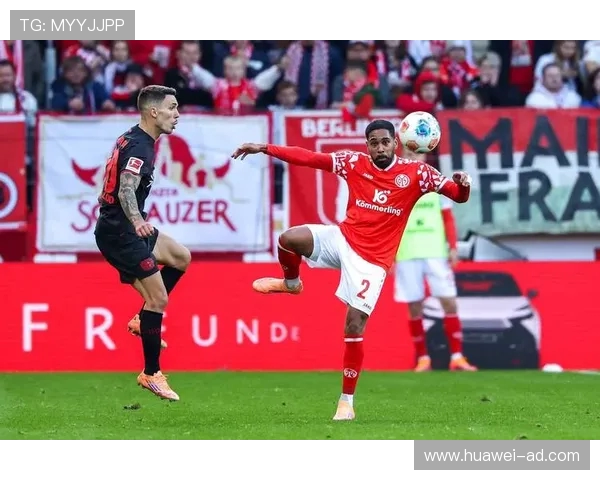 德甲统治足坛的球队分析及霸主地位探讨